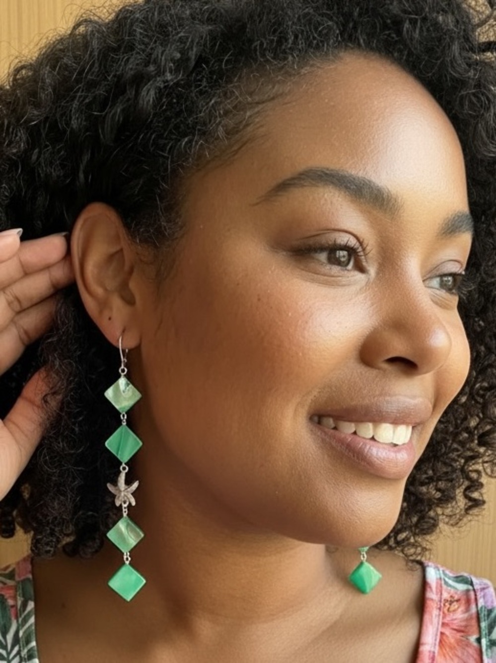 HANDCRAFTED MOTHER OF PEARL LONG DANGLE EARRINGS WITH STARFISH Kelly Green